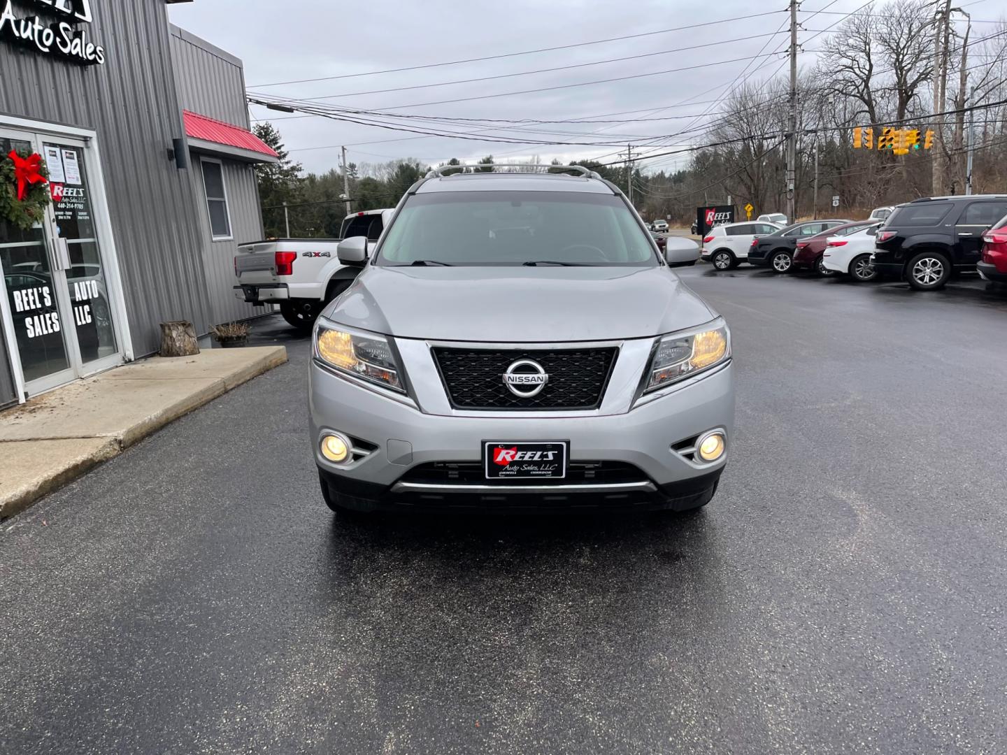 2013 Silver /Black Nissan Pathfinder Platinum 4WD (5N1AR2MM1DC) with an 3.5L V6 DOHC 24V engine, Automatic transmission, located at 547 E. Main St., Orwell, OH, 44076, (440) 437-5893, 41.535435, -80.847855 - Photo#1